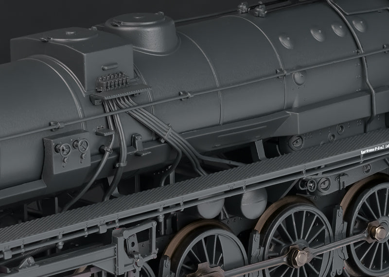 Trix 25532: Class 52 Steam Locomotive