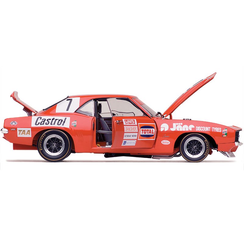 Classic Carlectables 1:18 Chevrolet ZL-1 Camaro 1972 ATCC Round 1 Symmons Plains 2nd Place [18786]