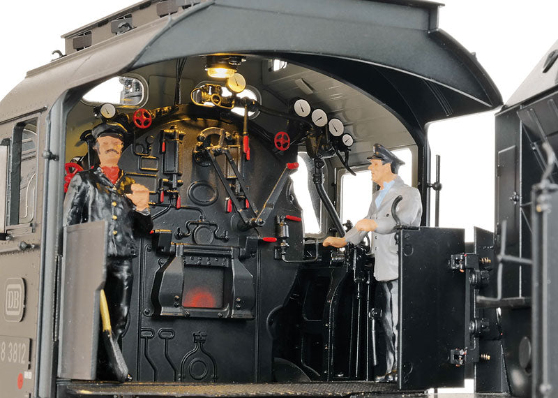 Marklin 55387: Class 38 Steam Locomotive with Tub-Style Tender
