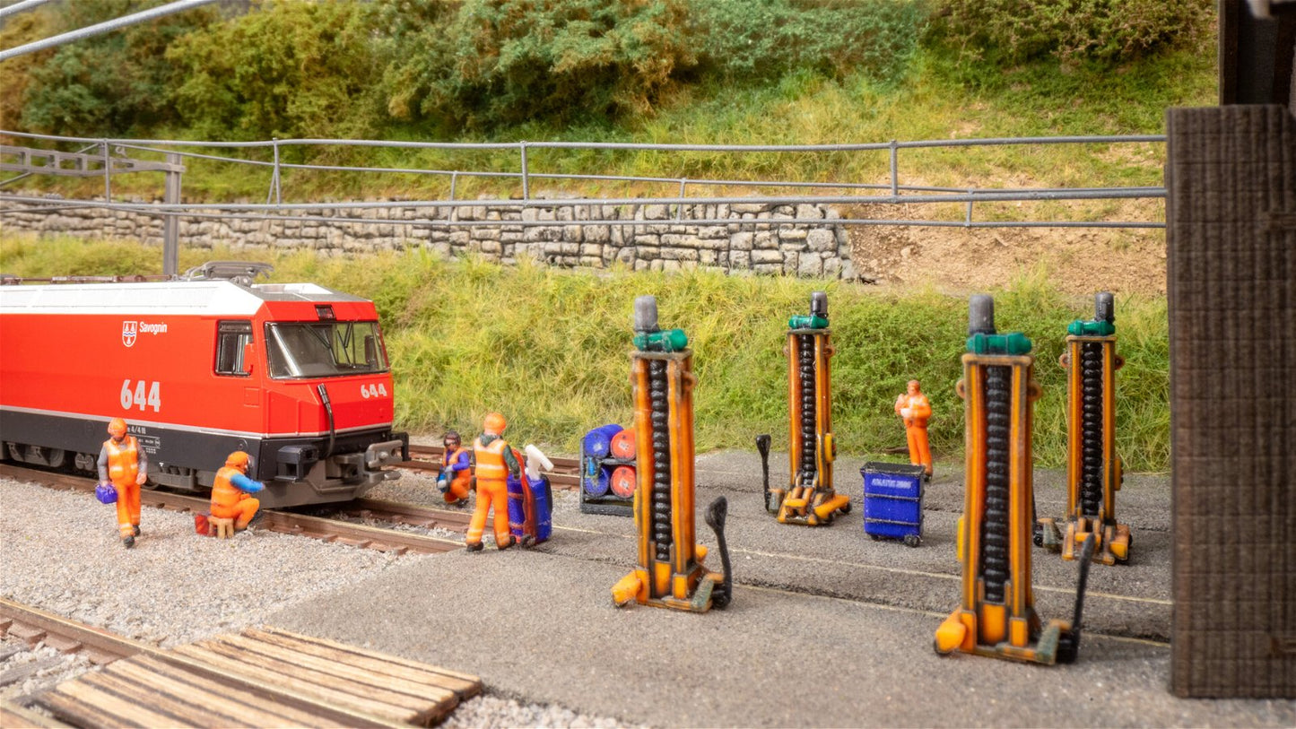 Noch 35900: Themed Figures Set ‘Rail Depot’ (N)