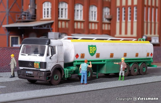 Kibri 14670: H0 MB 2-axle tanker semitrailer BP