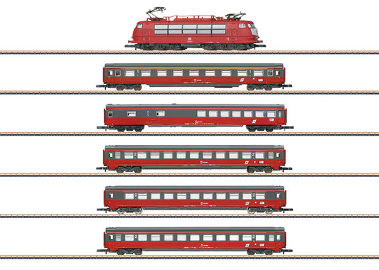 Marklin 81282: EC 64 Mozart Train Set with a Class 103 Electric Locomotive
