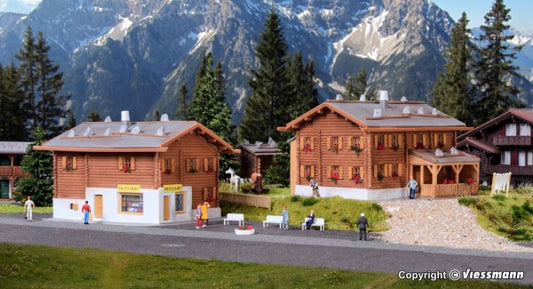 Kibri 37030: N Rural houses Sertig, 2 pieces